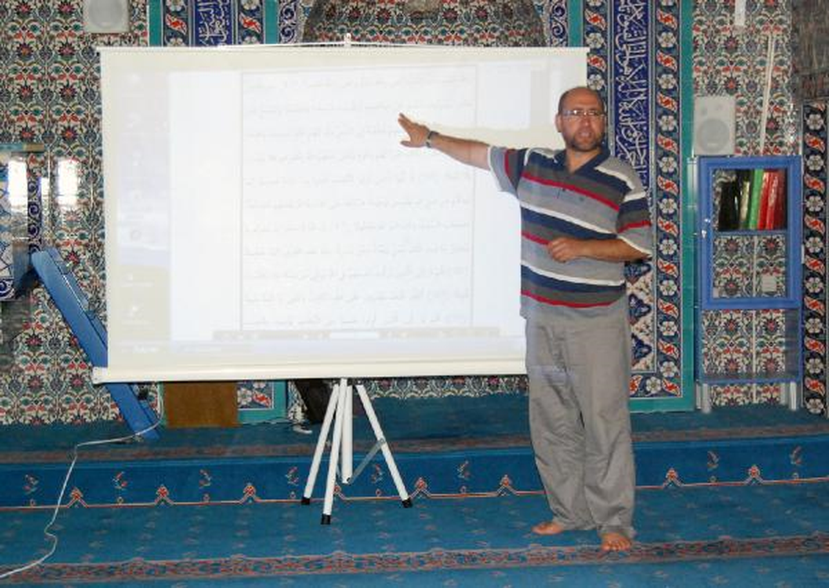 Camideki Kuran Kursunda Projeksiyonlu Ders ve Dondurma Keyfi