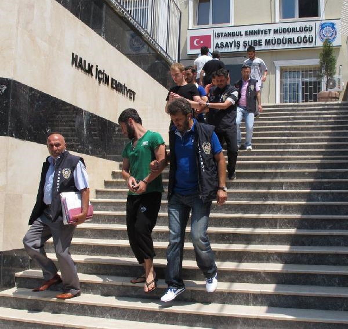 Facebook\'ta Tanışıp Gasp Ettiler