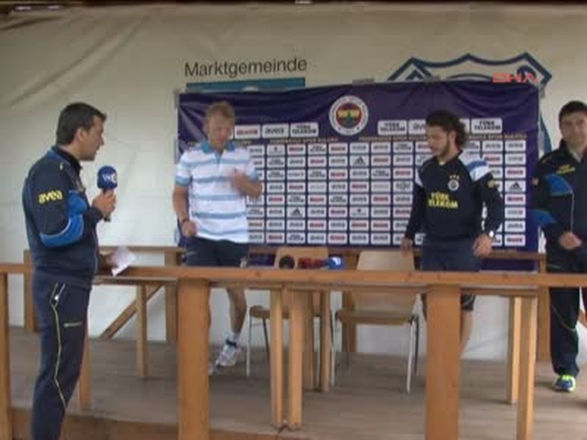 Fenerbahçeli Futbolcu Kuyt Basına Konuştu