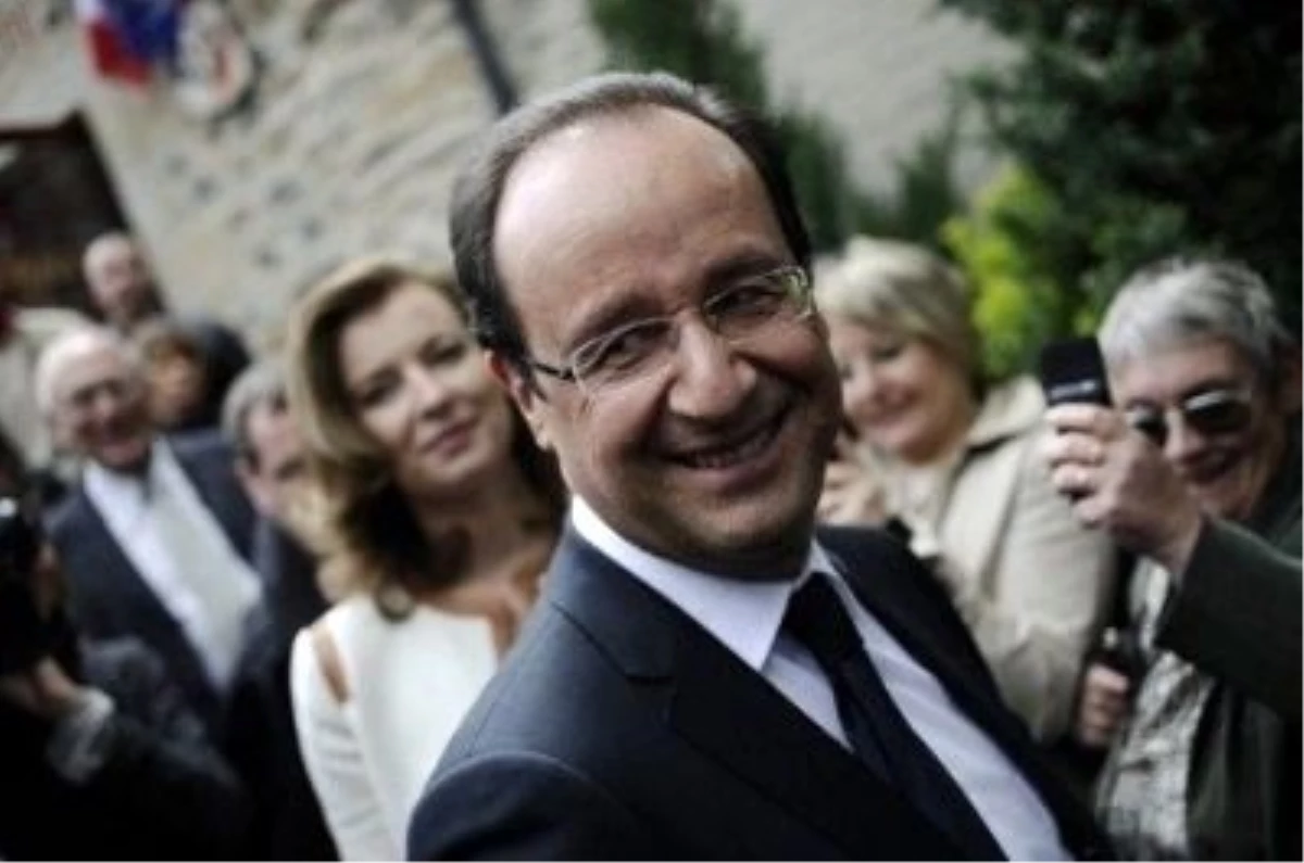 Fransa Cumhurbaşkanı Hollande\'dan Yeni Ermeni Tasarısı Sinyali
