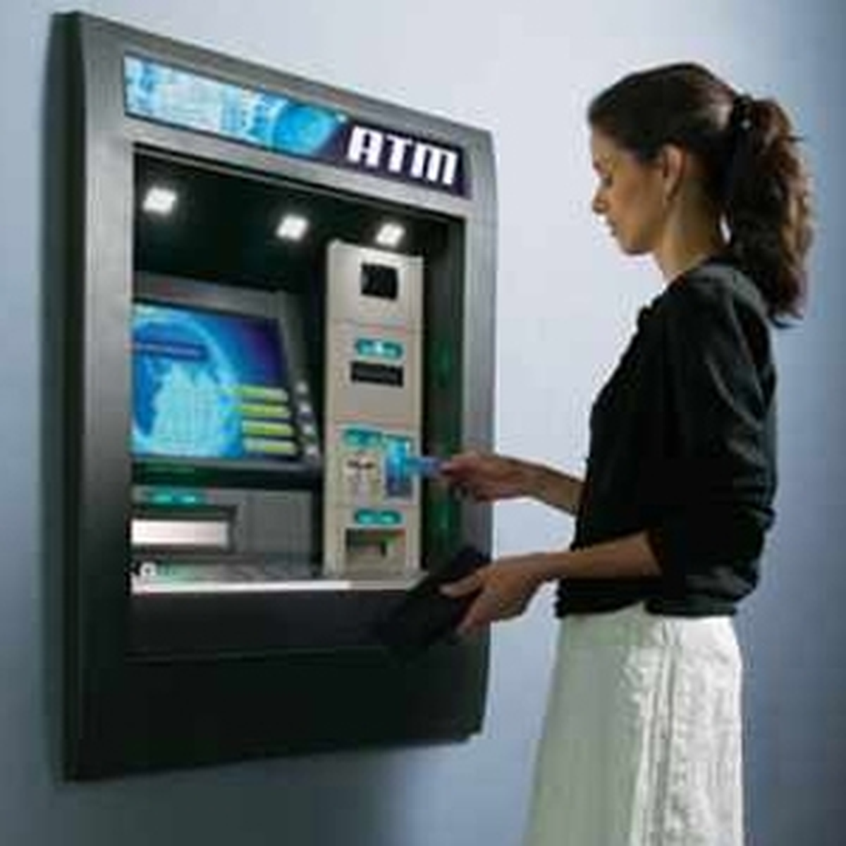 Güneş Enerjisi ile Çalışan İlk Atm