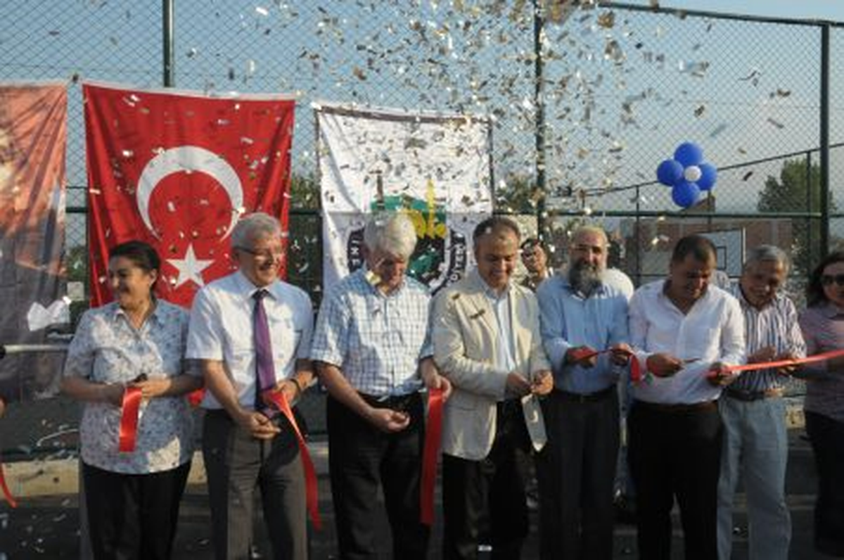 "Her Mahalleye Bir Semt Sahası"