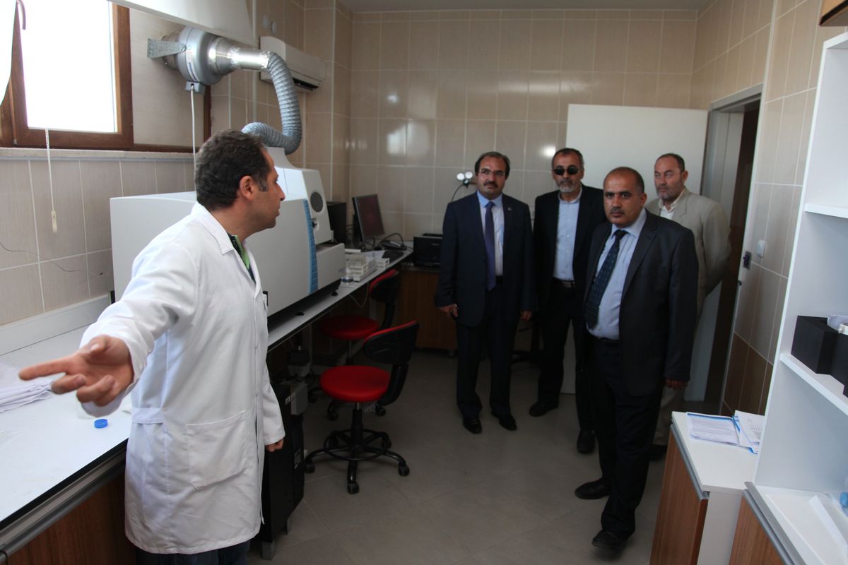 İran Heyetinden Ağrı İbrahim Çeçen Üniversitesi\'ne Ziyaret