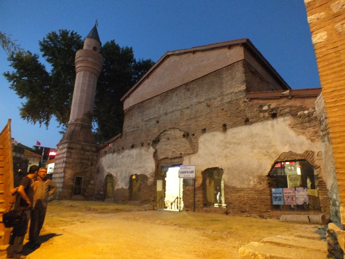 İznik Ayasofya Camii\'nde 90 Yıl Sonra Teravih Namazı Kılınacak