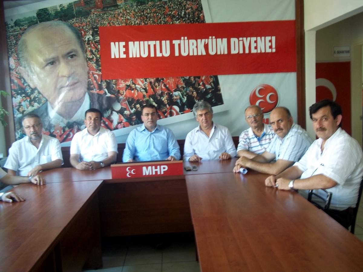 Kızılay Eskişehir Şube Başkanı, MHP İl Teşkilatını Ziyaret Etti
