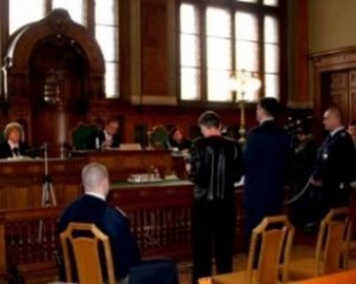 Kocasının Küllerini Katil Zanlısına Döktü