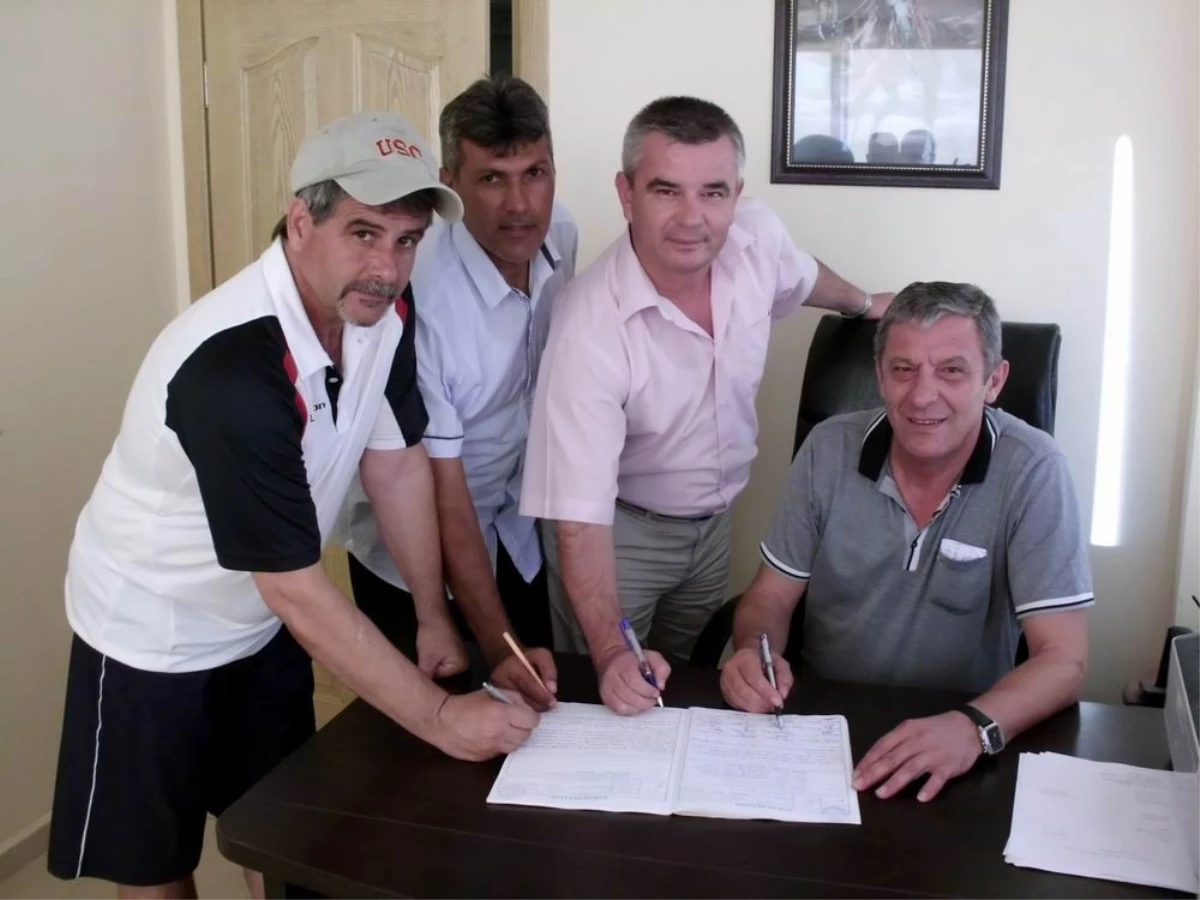 Küçükköy Belediyespor\'da Yeni Yönetim Görev Bölümü Yaptı