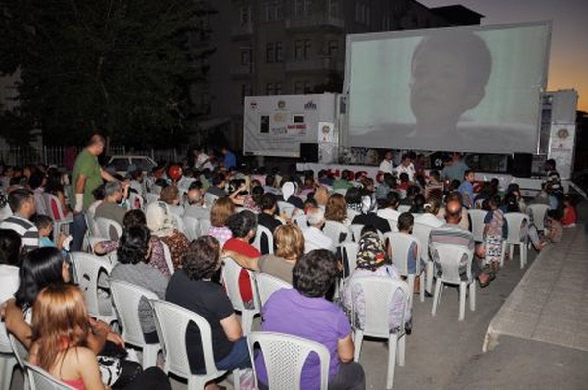 Mahalle Şenlikleri Sürüyor