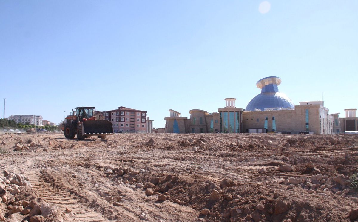 Neü\'de Açık Otopark Yapımı