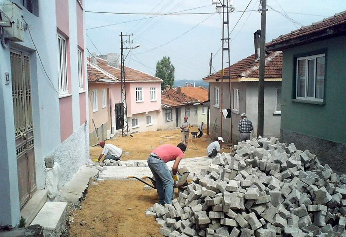 Pazaryeri\'nde Kilit Parke Taş Uygulaması