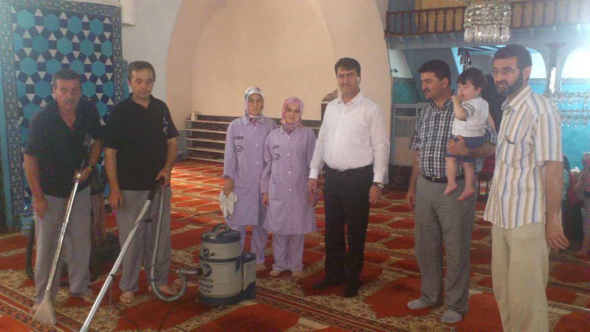 Ramazan Öncesi Camilerde Temizlik Seferberliği