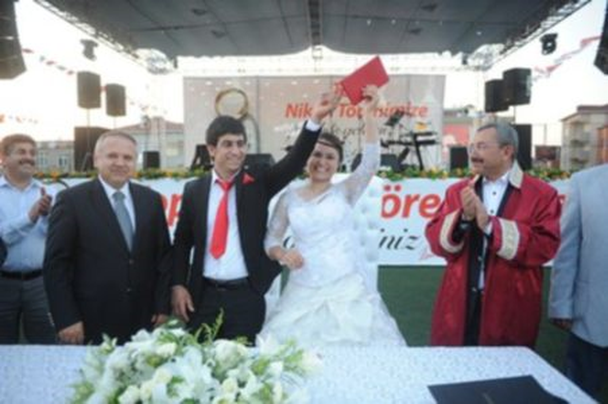 Sancaktepe\'de Nikâh Şöleni Coşkusu