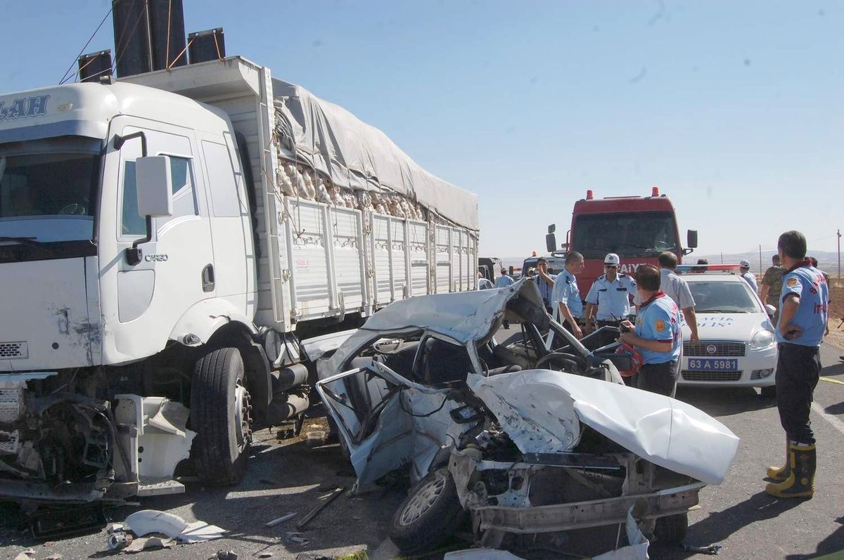 Şanlıurfa\'da Trafik Kazası: 1 Ölü, 6 Yaralı