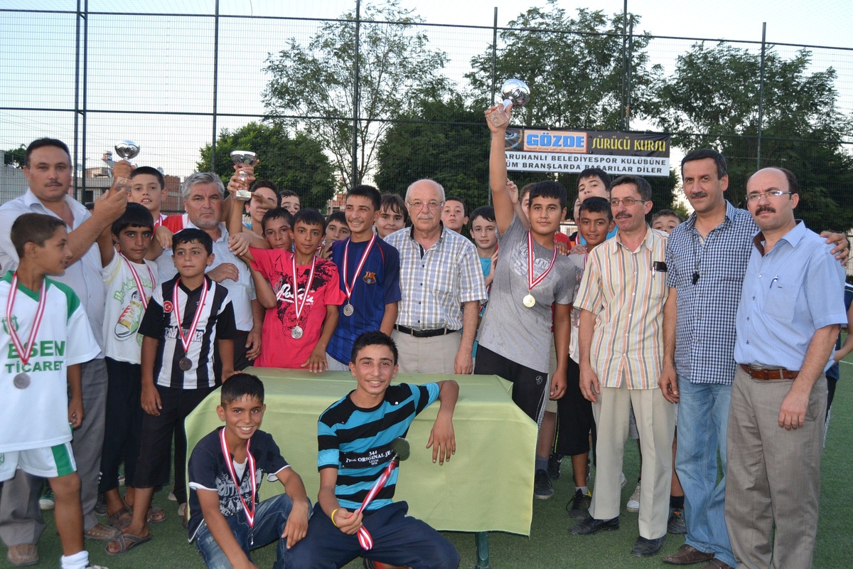 Saruhanlı\'da Yaz Kur\'an Kursu Öğrencileri Futbol Turnuvasında Buluştu