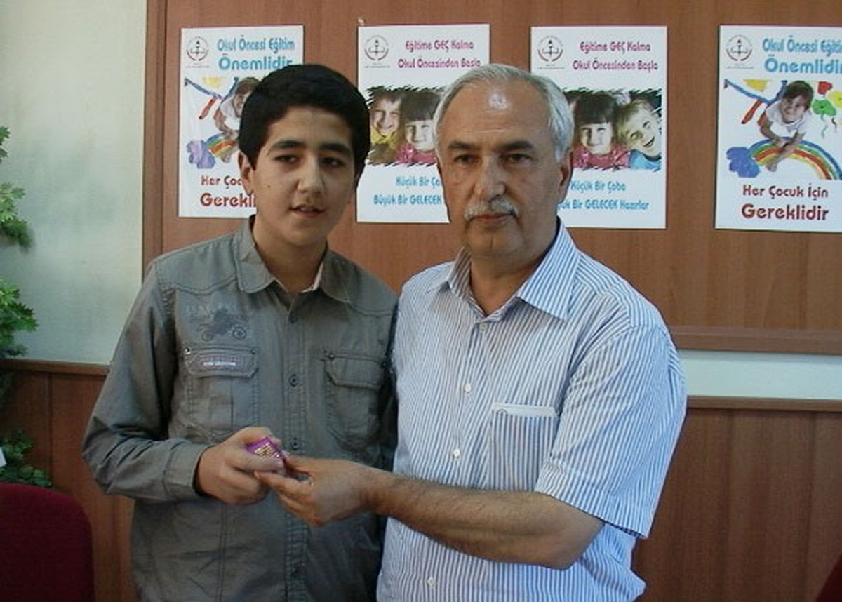 Sbs\'de Dereceye Giren Öğrencilere Hediyeler Verildi
