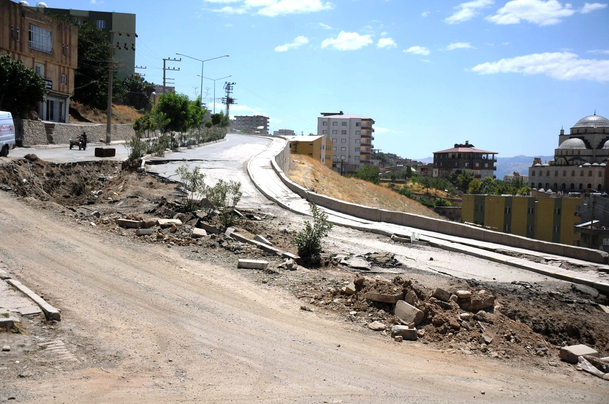 Şırnak Belediyesi\'nden Parke Taşı Döşeme Çalışmaları