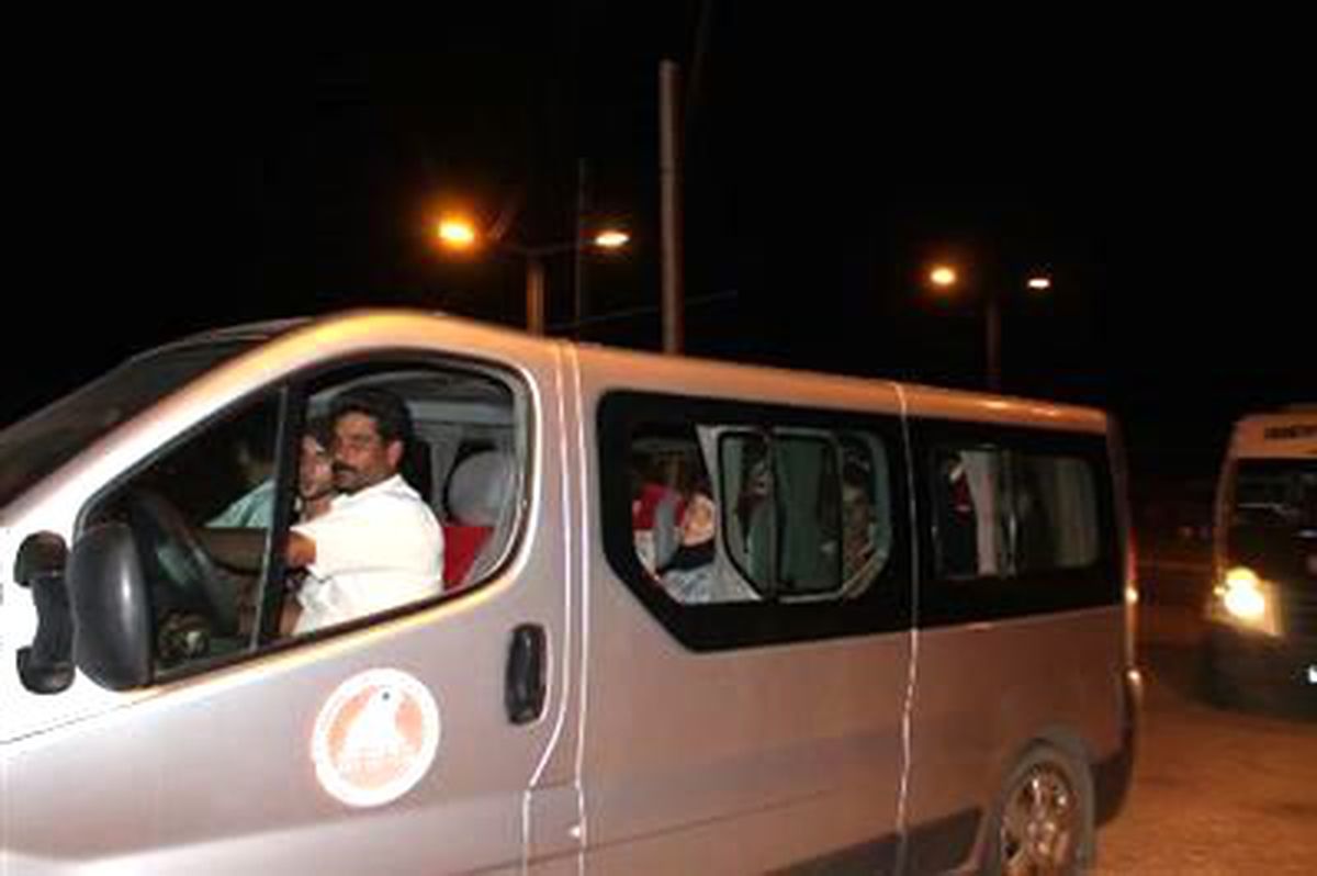 Suriye\'den Subayların da Aralarında Bulunduğu 721 Kişi Türkiye\'ye Sığındı