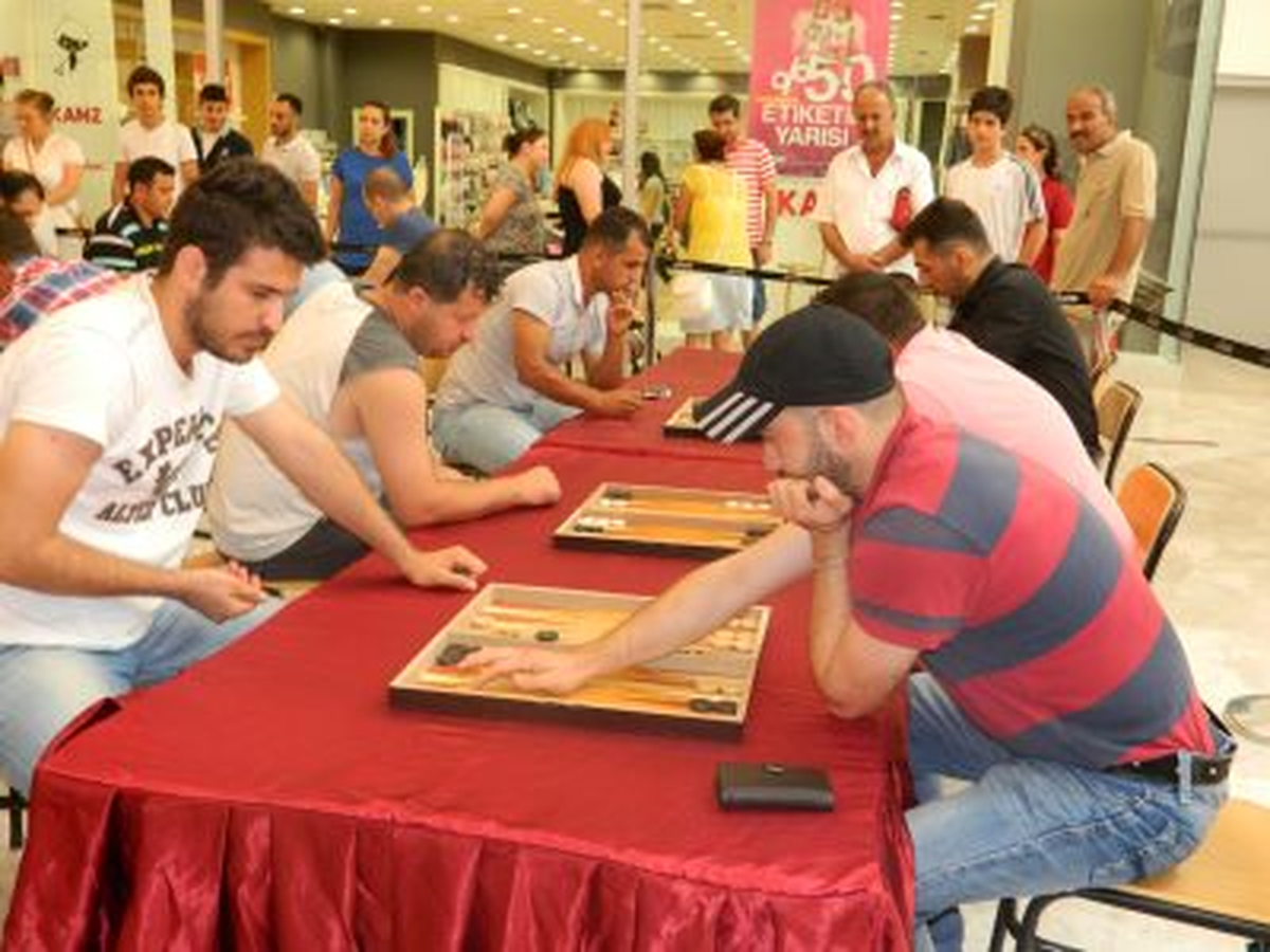 Tavla Tutkunları Prime Mall Antakya\'da Biraraya Geldi

