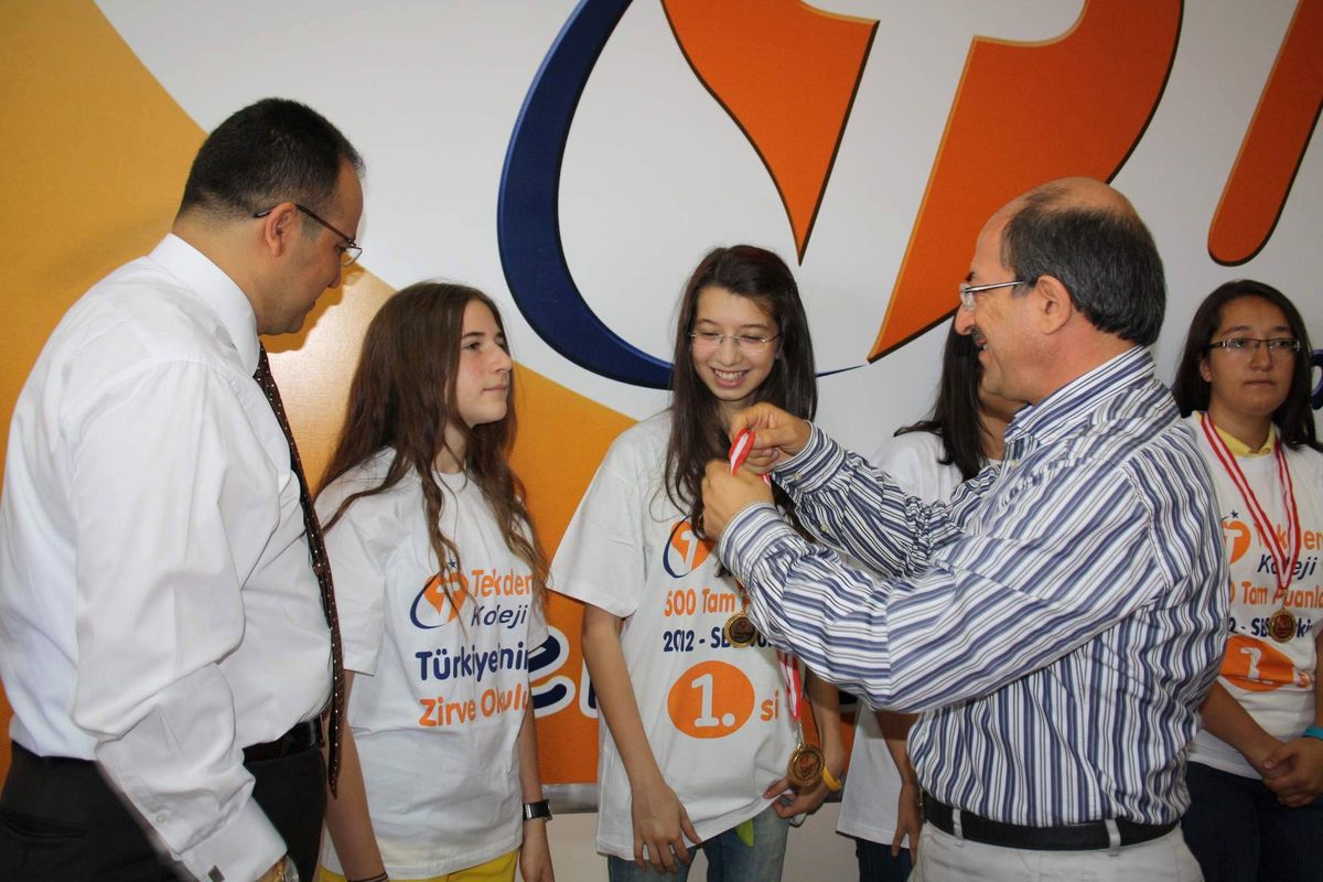 Tekden Koleji\'nden Sbs\'de 3 Türkiye Birincisi Çıktı