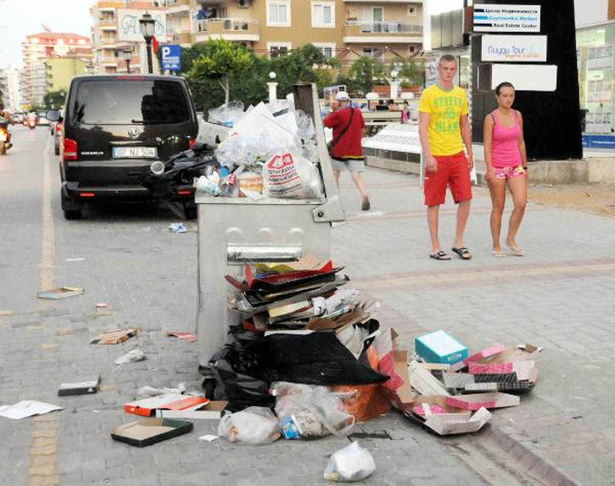 Turistik Beldede Çöp Krizi