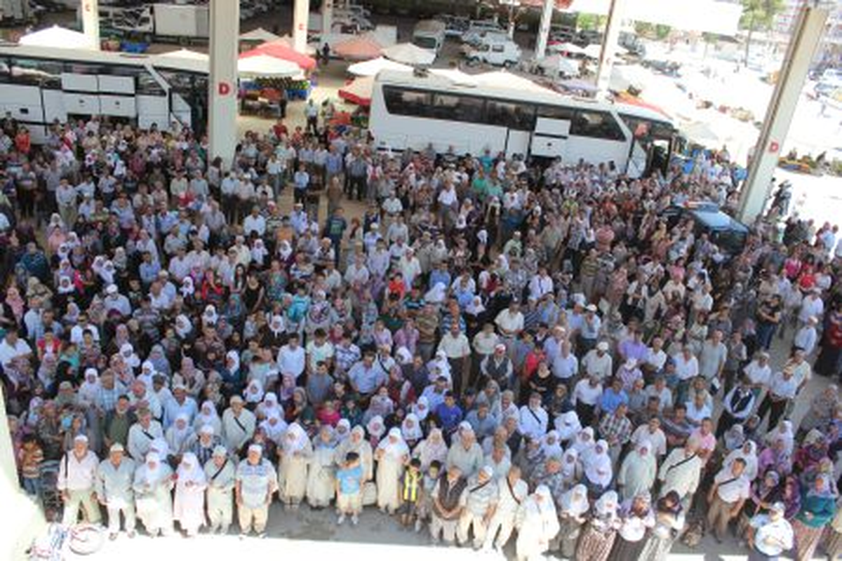 Umreciler Göz Yaşları ile Kutsal Beldelere Uğurlandı