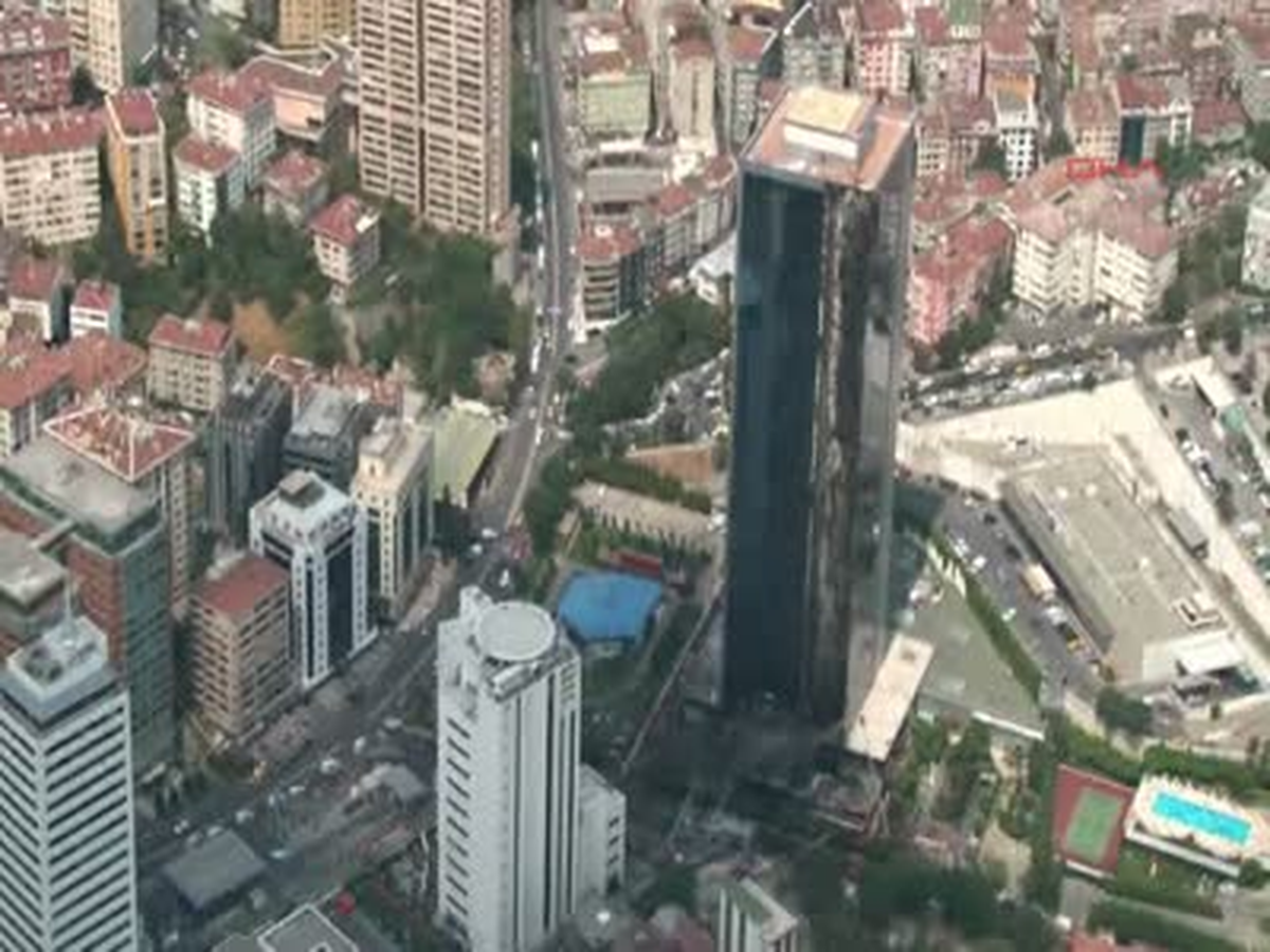 Yangın Çıkan Polat Tower\'in Havadan Görüntüsü