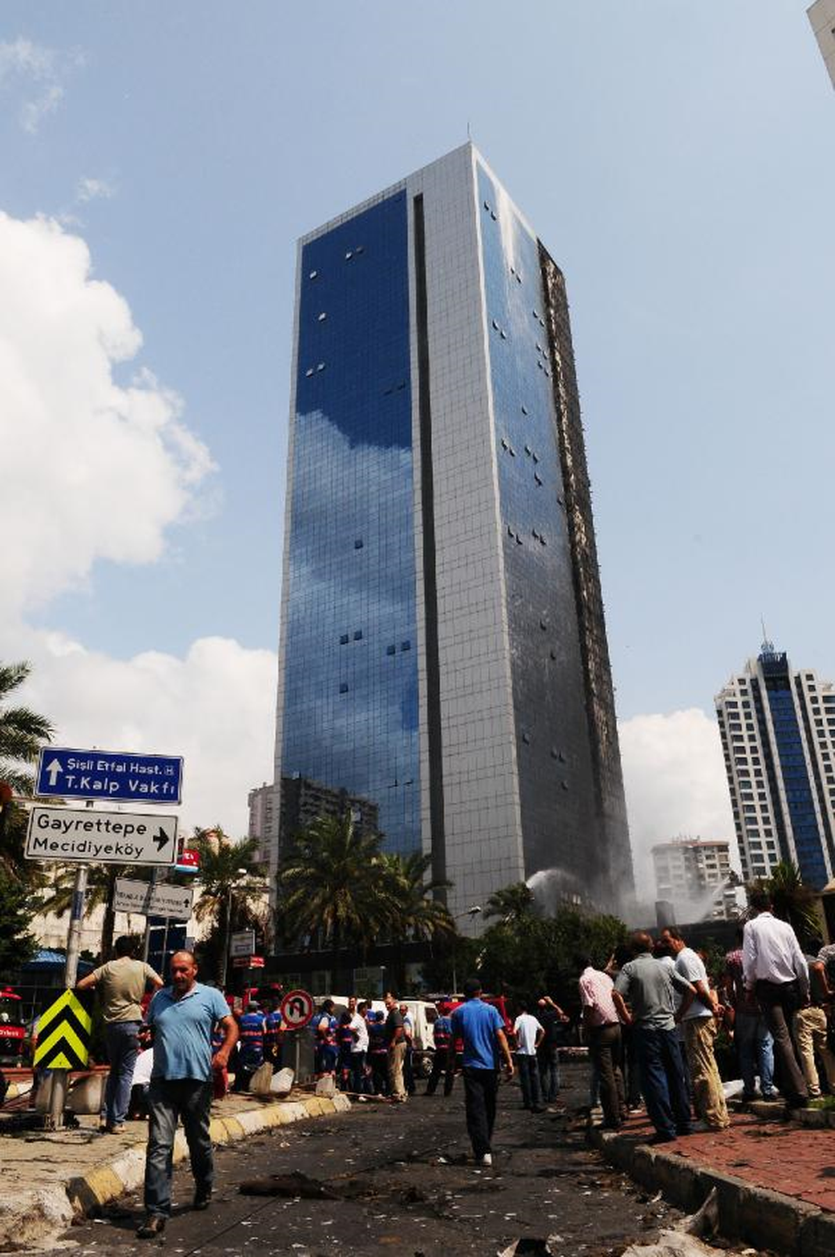 Yeniden - Polat Tower'da Yangın