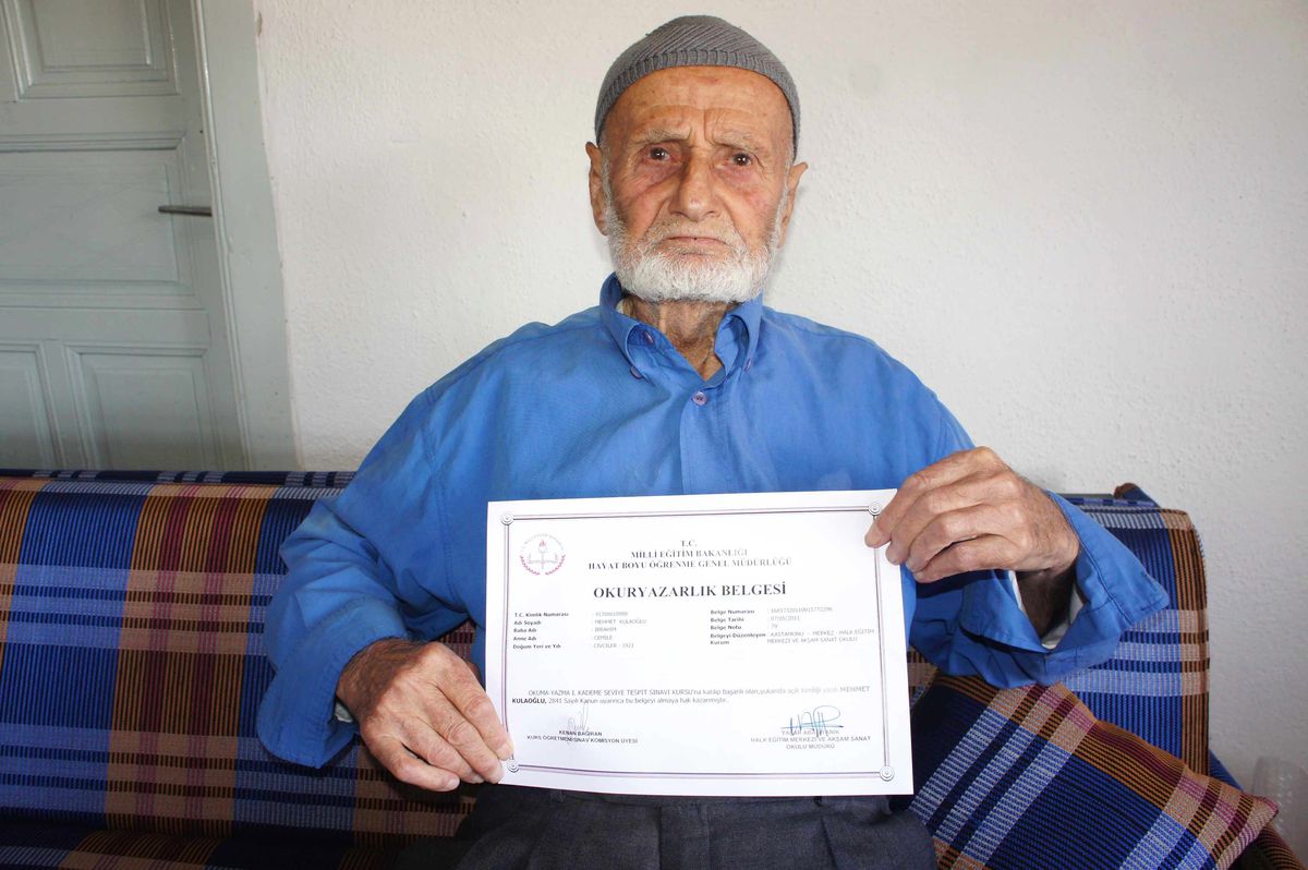 96 Yaşında Okur Yazar Oldu