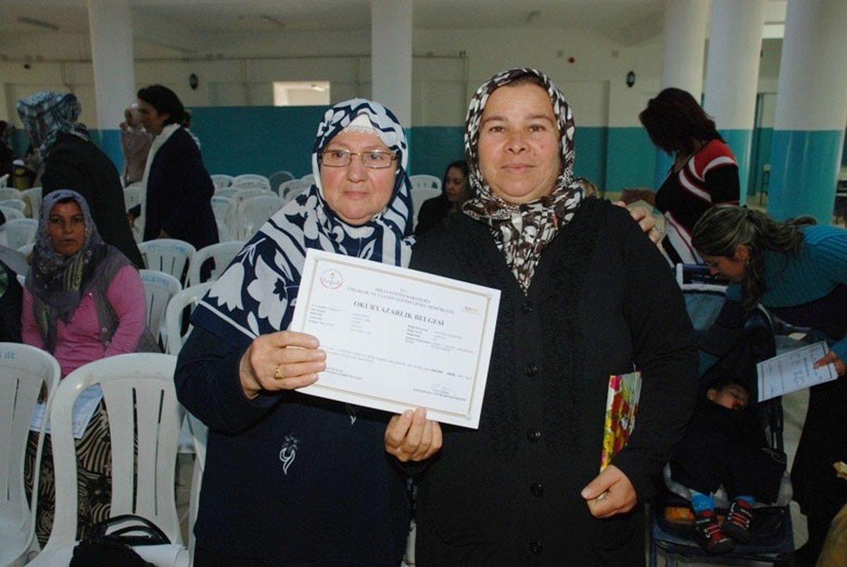 Adana\'da 15-60 Yaş Arasında Okuma-Yazma Bilmeyen Kalmayacak