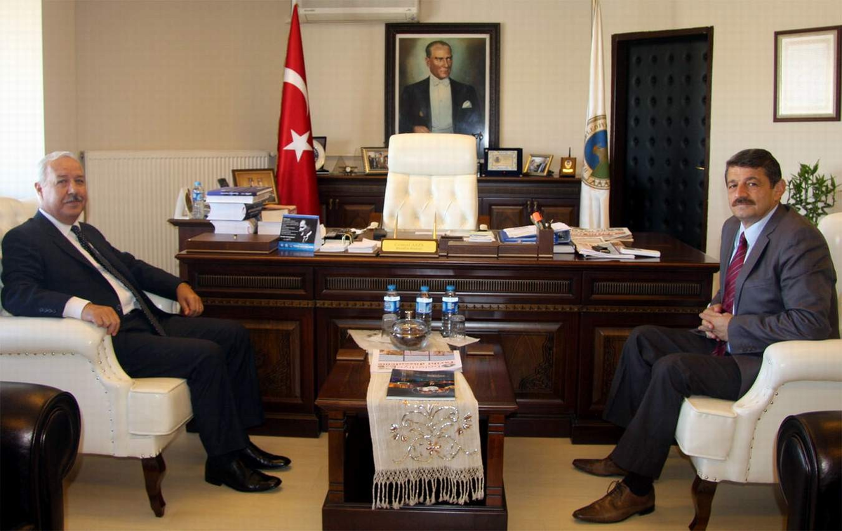 Akdemir Bartın Belediyesini Ziyaret Etti