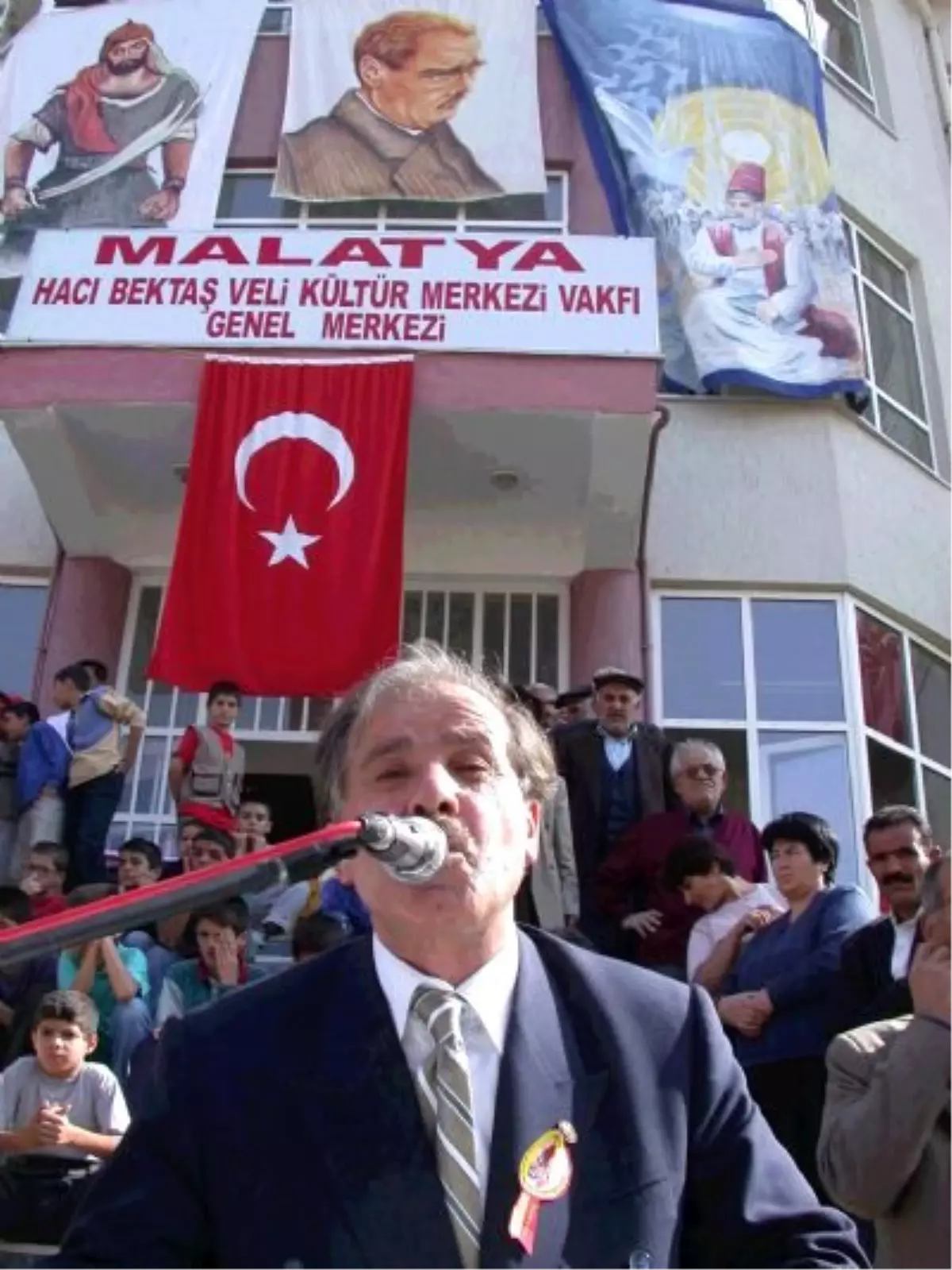 Alevilerin dini İslam\'dır