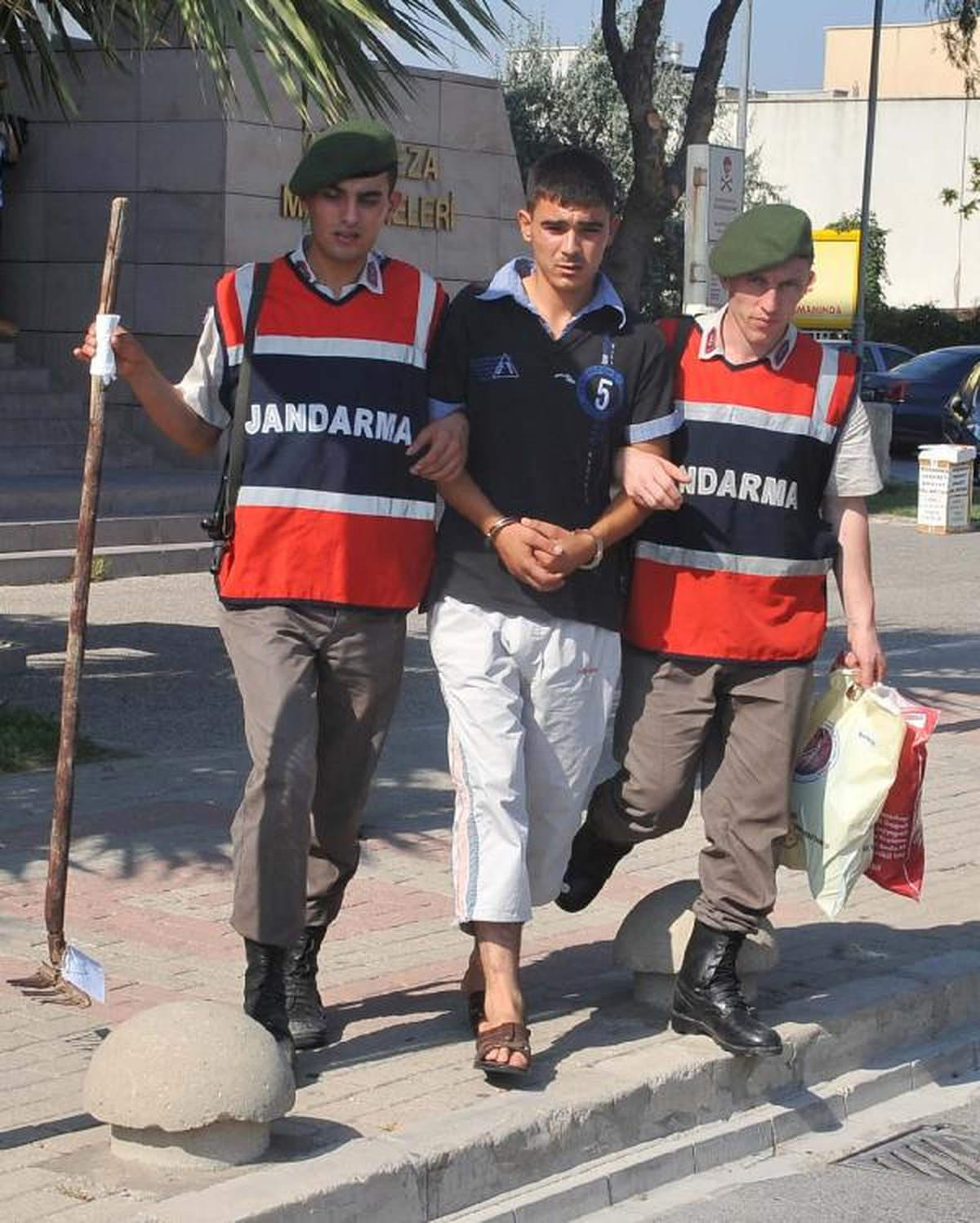 At Parası Yüzünden Öldürdü