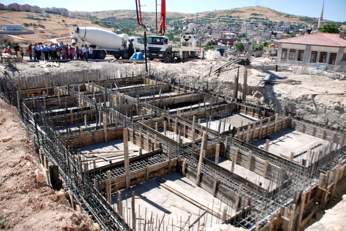 Besni'de Afet Evlerinin Temeli Atıldı