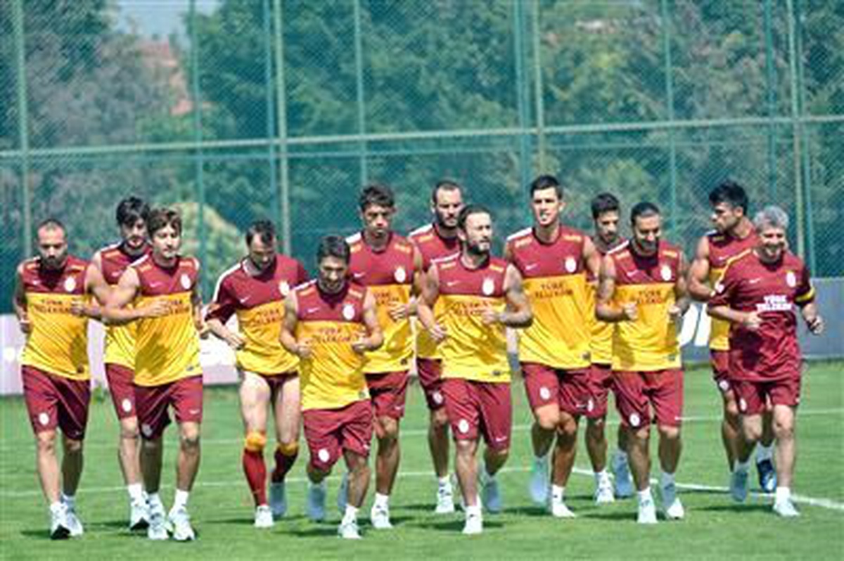 Galatasaray\'ın Yeni Sezon Hazırlıkları Sürüyor