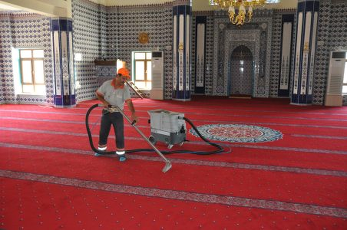 Gölbaşı\'nda Camiler Gül Kokuyor