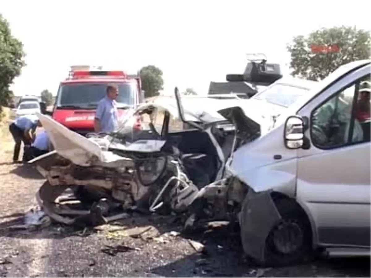 Gülşehir Yolunda Kaza: 2 Ölü, 3 Yaralı