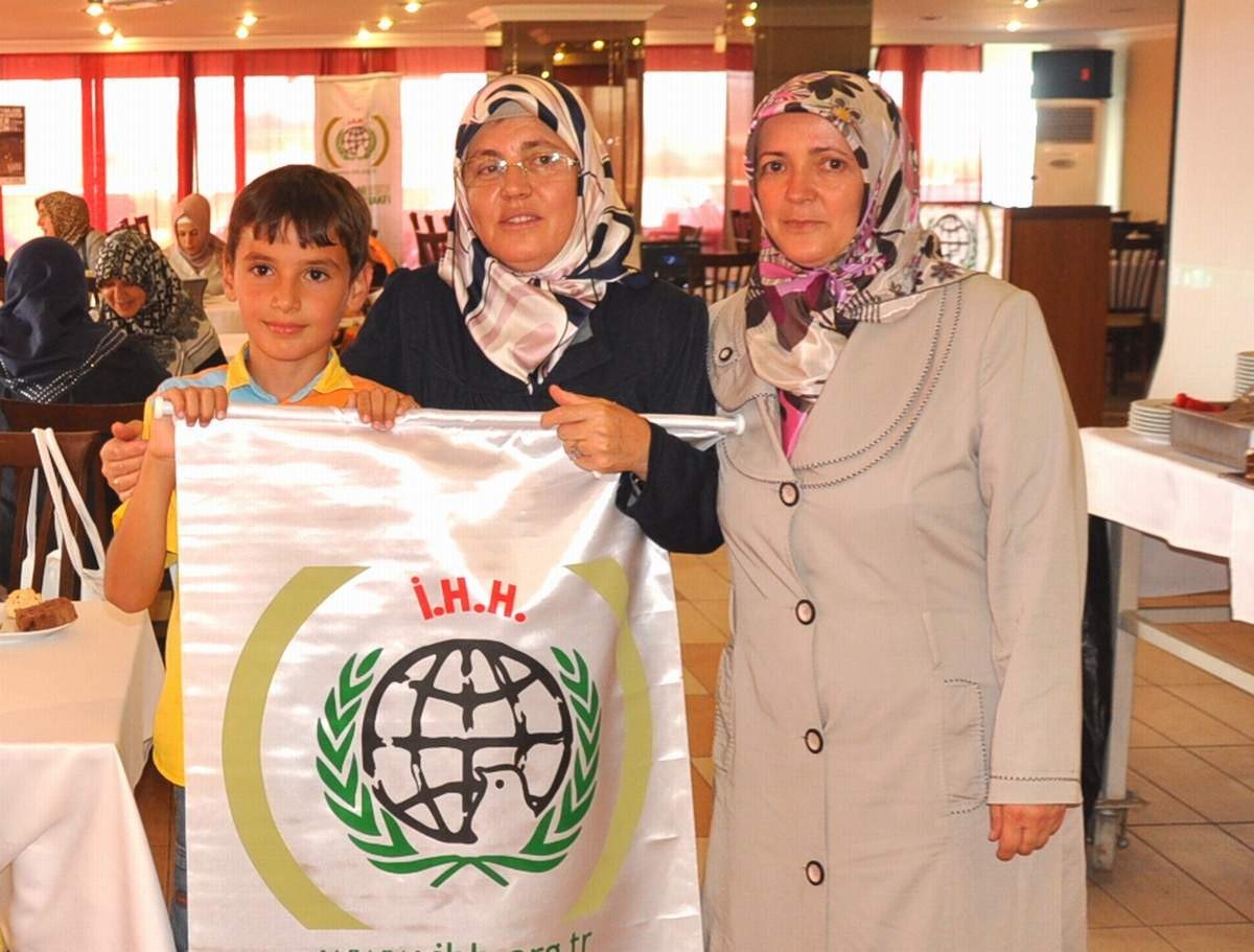 Hastaneye Cihaz Almak İçin Kermes Düzenlediler
