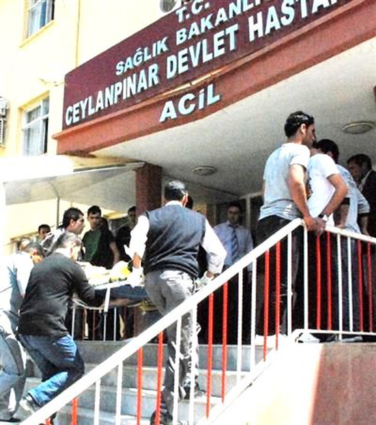 İşçi Midibüsü Kamyonete Çarptı: 12 Yaralı