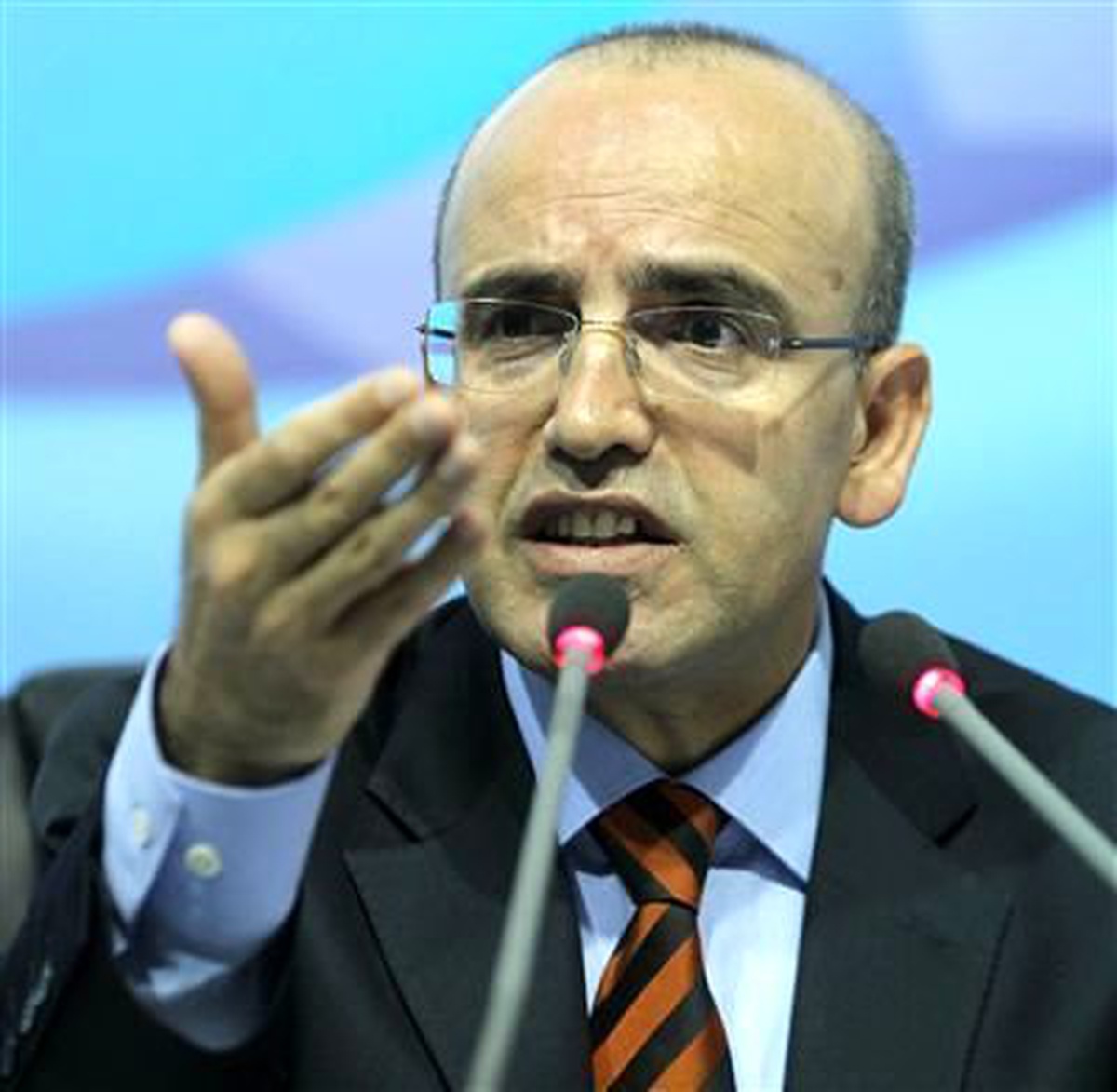 Maliye Bakanı Mehmet Şimşek, Enerji Fiyatlarındaki Düşüşün Devam Etmesi Halinde Cari Açıktaki...