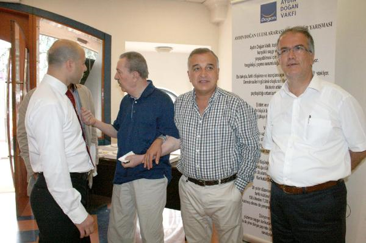 Ödüllü Karikatürler Ünye\'de