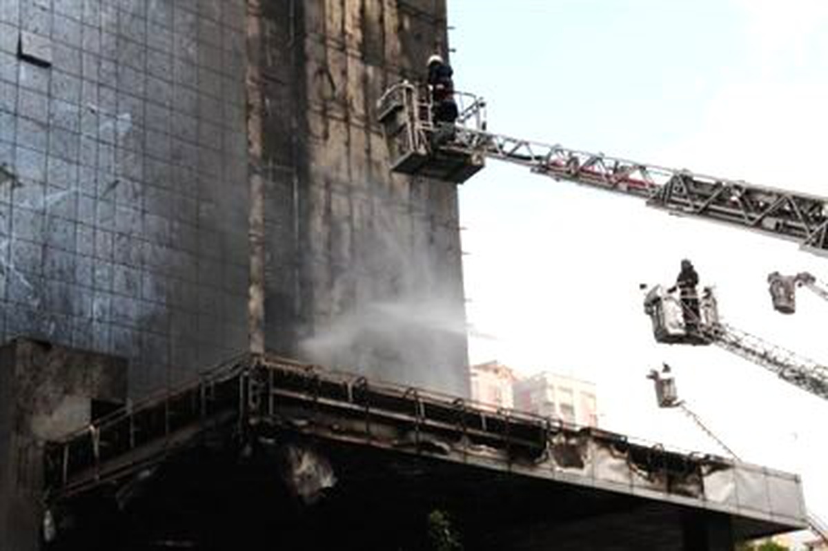 Polat Tower\'ın Yaraları Sarılmaya Çalışılıyor