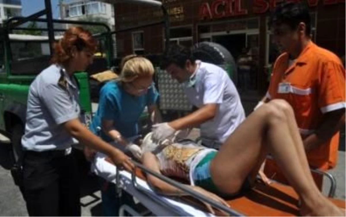 Safari Cipi Devrildi, 6 Rus Turist Yaralandı