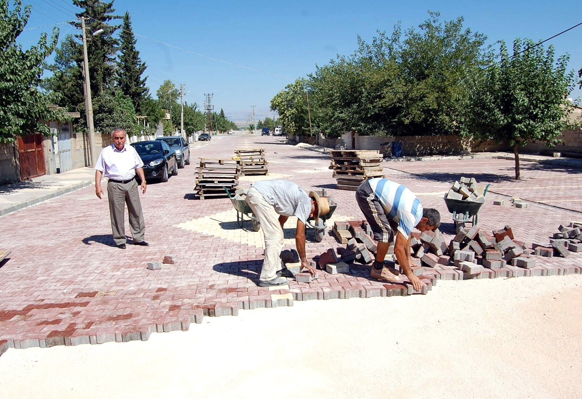 Samsat Belediyesi Yol Çalışmalarına Hız Verdi