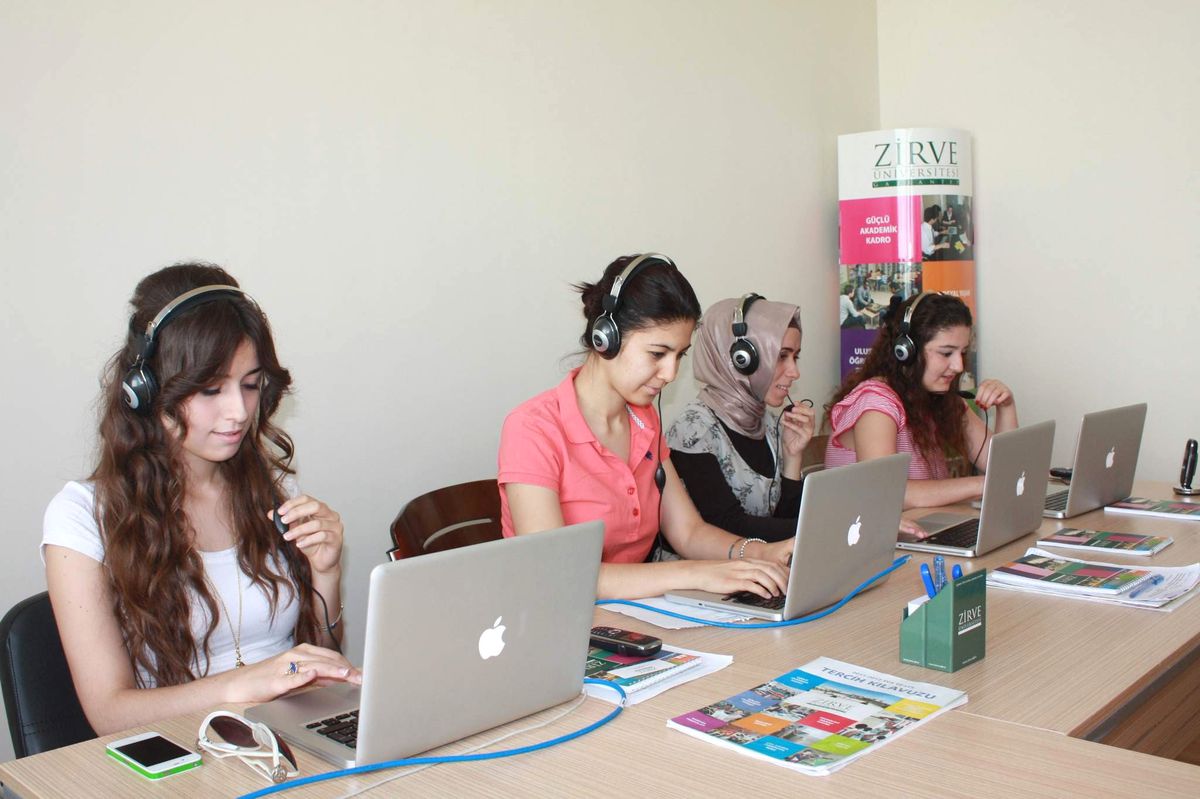 Zirve Üniversitesi Tanıtım Günleri