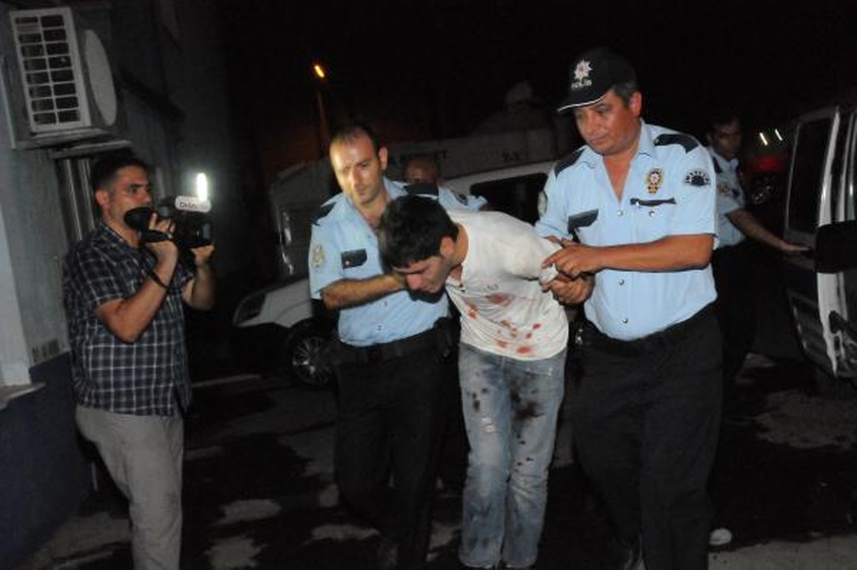 Kapkaççıyı Linçten Polis Kurtardı