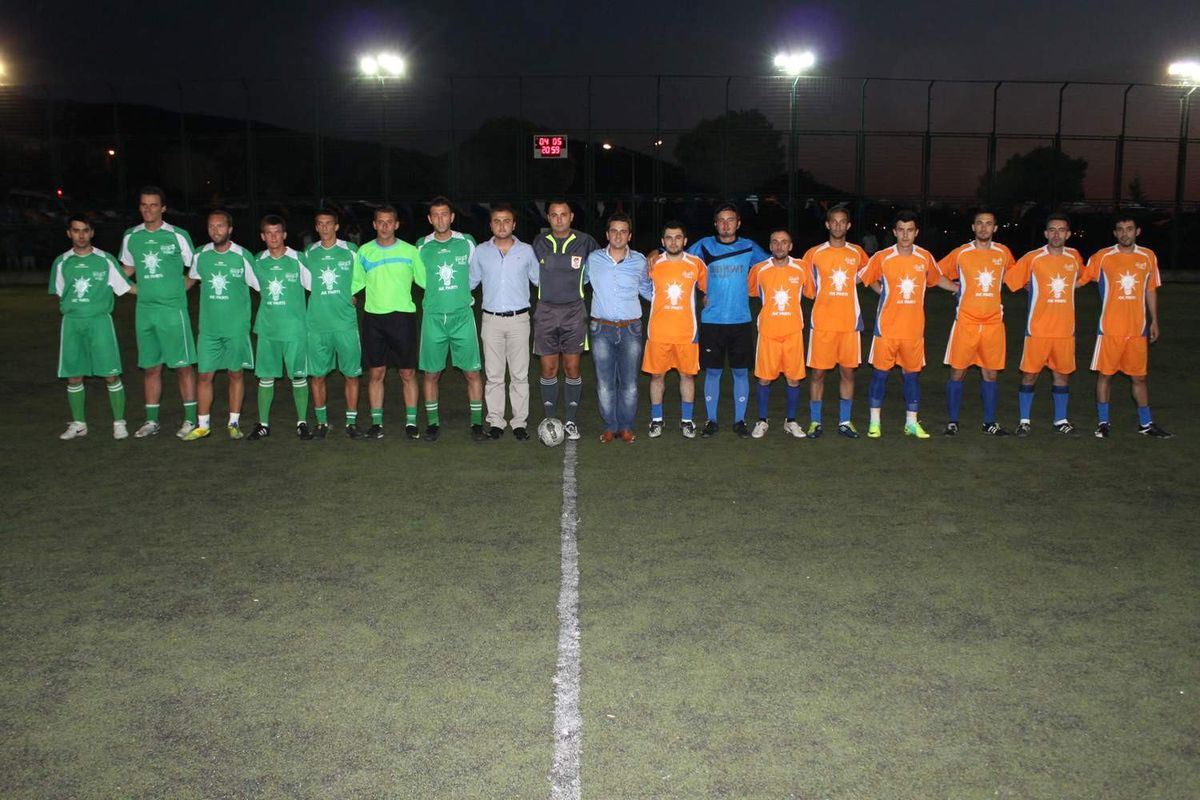 Ak Gençler Futbol Sahasında Mücadele Etti