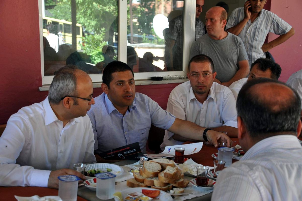 AK Parti Dolmuşçu Esnafı ile Kahvaltıda Buluştu