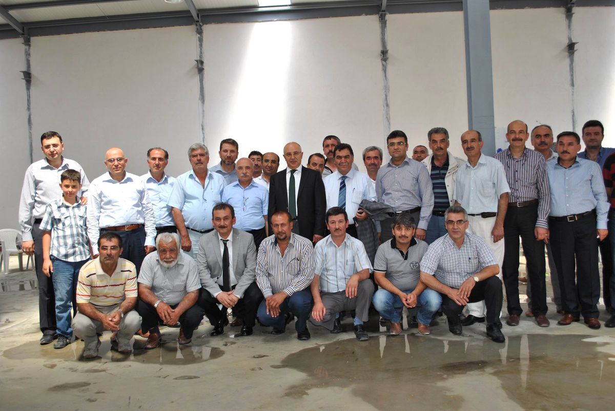 Ak Partili Vekiller Demirciler Sitesi\'ni Ziyaret Etti