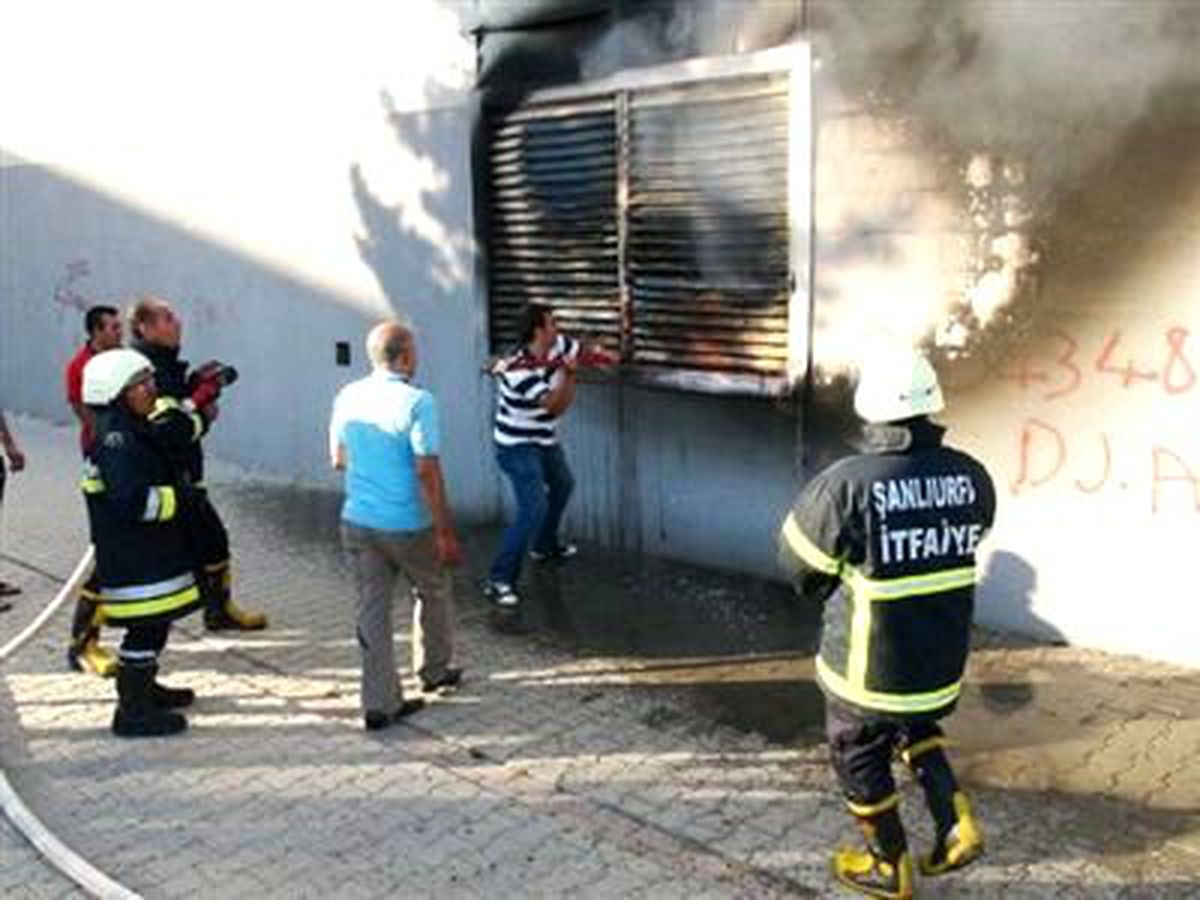 Alışveriş Merkezinde Çıkan Yangın Korkuttu