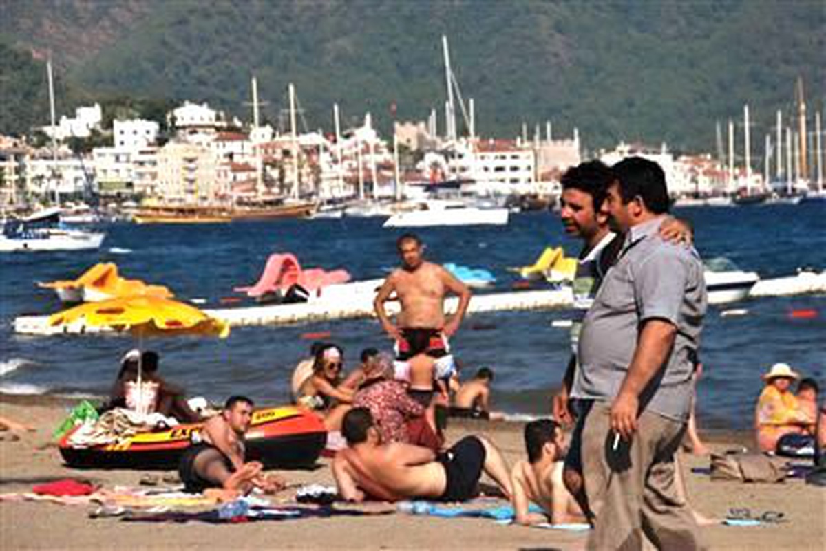 Alkollü Vatandaşlar Halk Plajını Karıştırdı